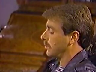 Dům na zvláštní touhy 1985, volný mobile xshare pohlaví film klip | xhamster