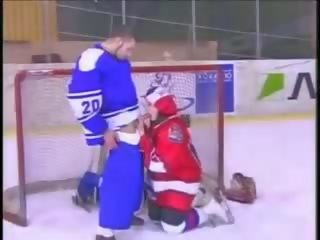 氷 hockey 再生 と クソ mov