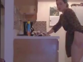 Mom Has Fun in the Kitchen 2, Free Kitchen Fun xxx film vid cd