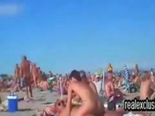 Public nud plaja partener schimbate sex film vid în vara 2015